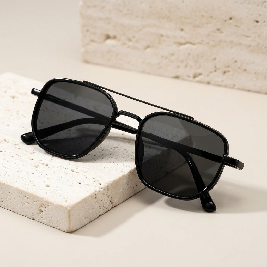 THE AMARI POLARIZED NAVIGATOR SUNGLASSES - Classic Black